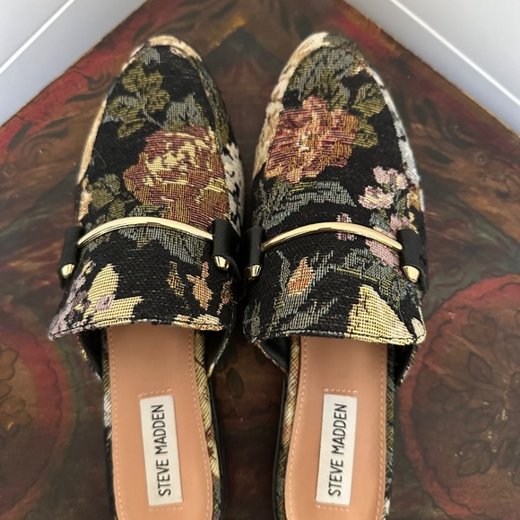 Steve Madden Tapestry Mules - Picture 4 of 6